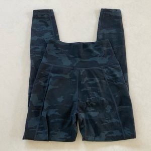 Alphalete Surface Pocket Leggings - Black Camo